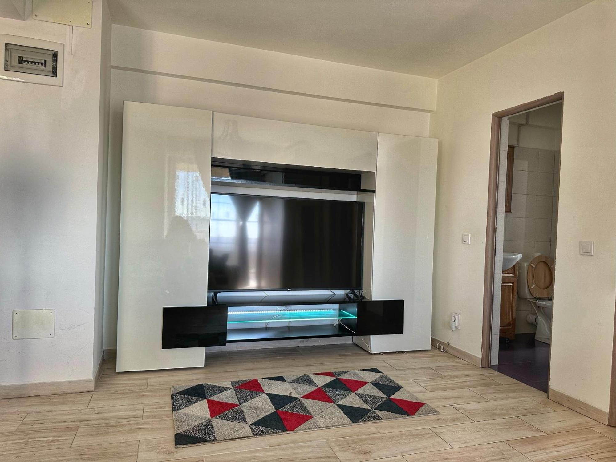 Fancy Apartament Promenada Balcon Panoramic, Parcare, Incalzire Pardoseala, Self Check In 크라이오바 외부 사진