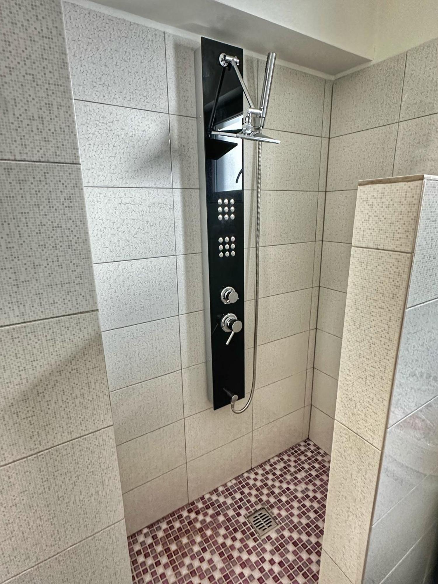 Fancy Apartament Promenada Balcon Panoramic, Parcare, Incalzire Pardoseala, Self Check In 크라이오바 외부 사진