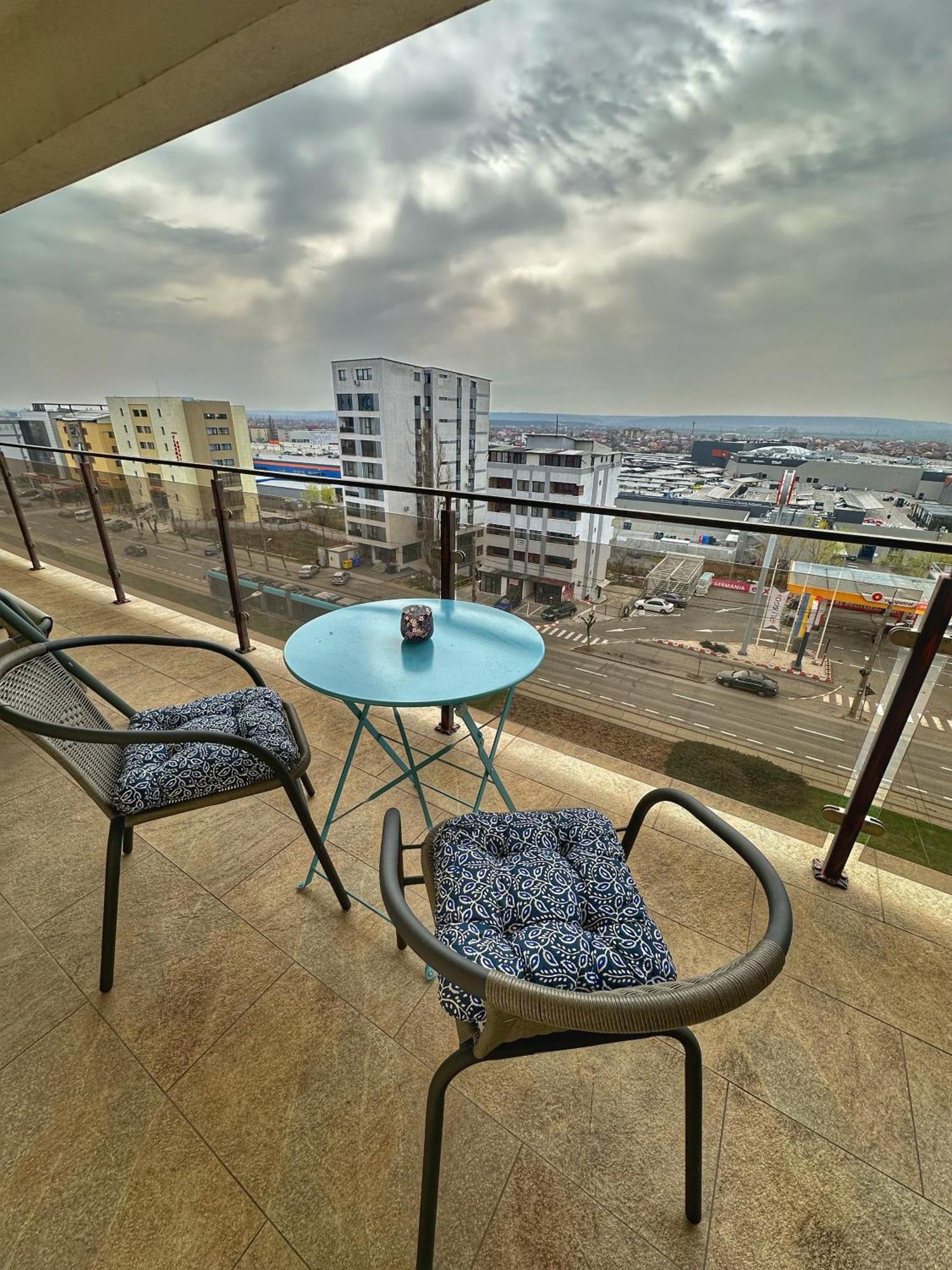 Fancy Apartament Promenada Balcon Panoramic, Parcare, Incalzire Pardoseala, Self Check In 크라이오바 외부 사진